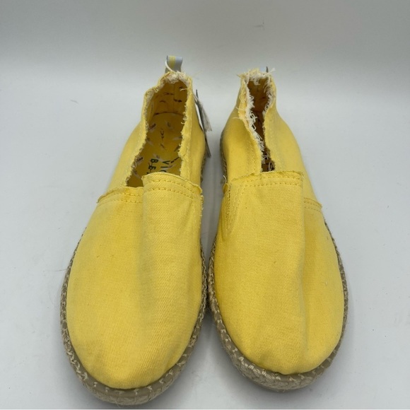 Vionic Women's Laguna Espadrille in Yellow Fun Sun Canvas NWT Size 6 Slip On - Picture 2 of 6